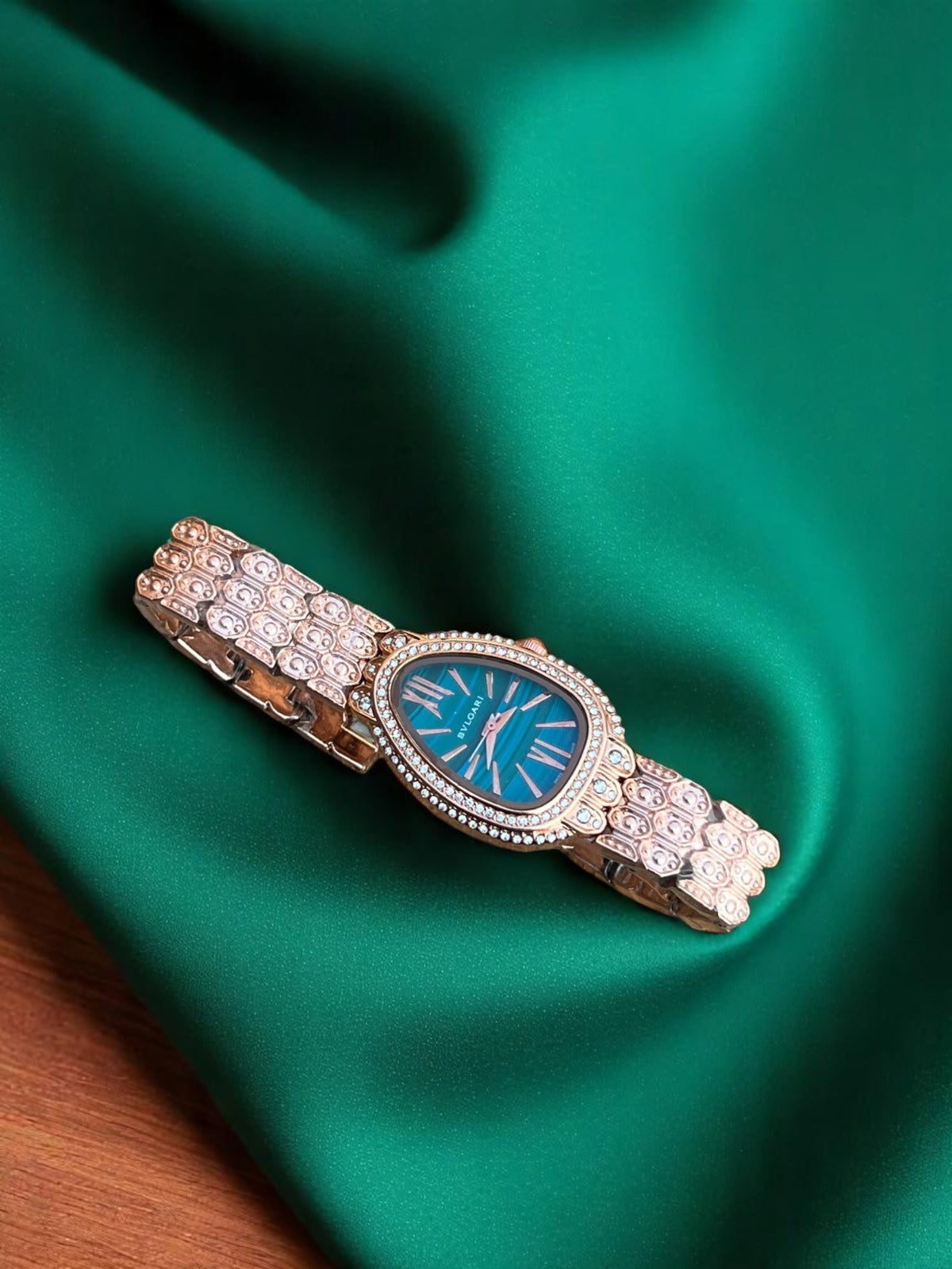 Elegant. Feminine. Unforgettable Female Watch